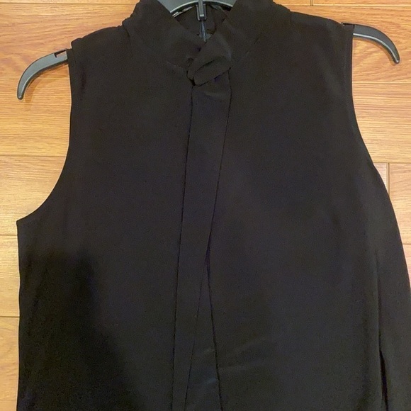 Ann Klein Sleeveless Blouse - Picture 2 of 4
